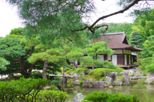 銀閣寺の池泉回遊式庭園