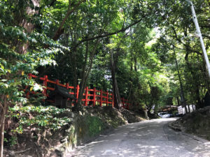 八大神社の参道