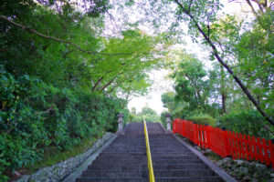建勲神社の階段